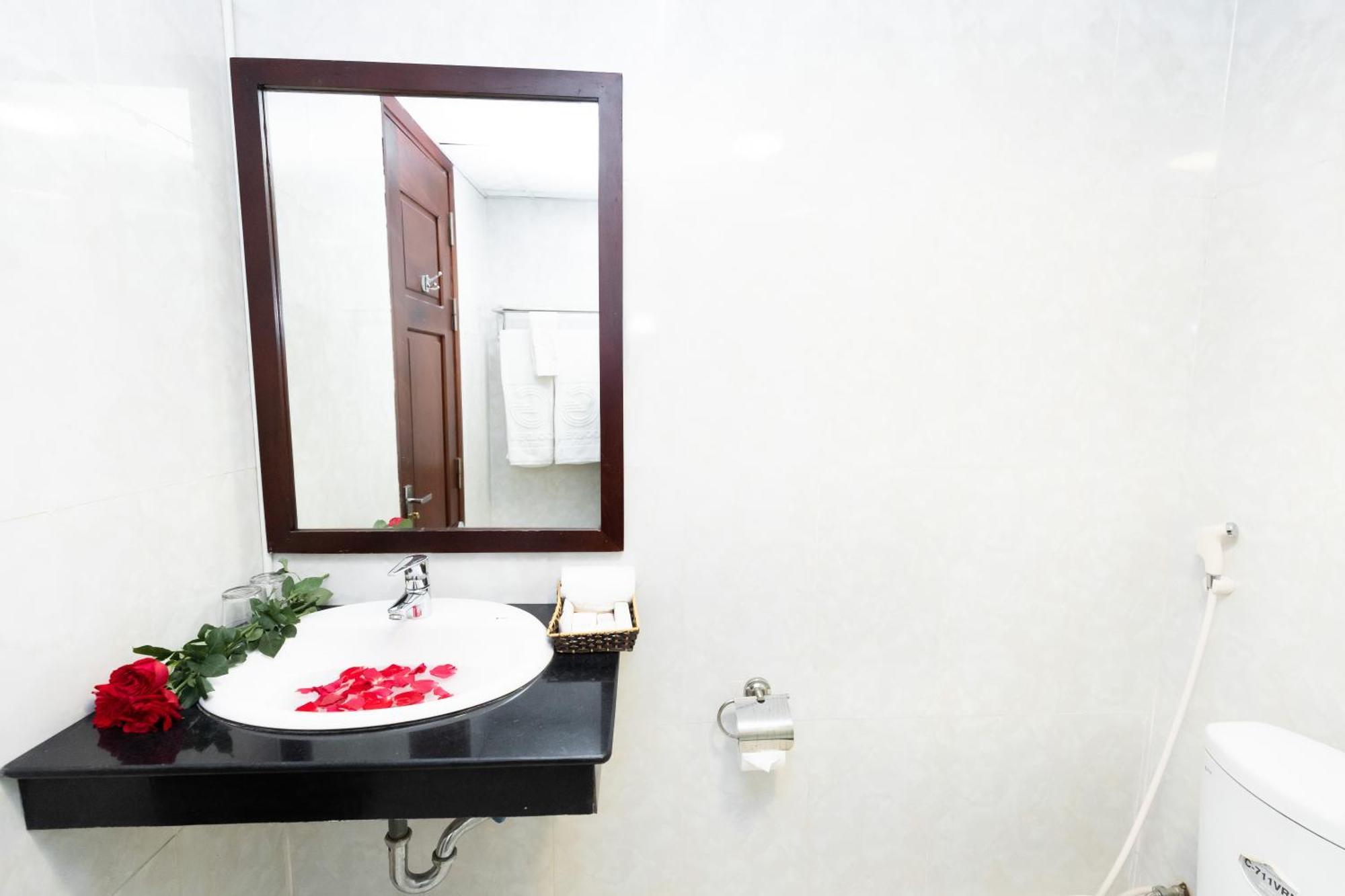 Golden Quang Tri Hotel Dong Ha Kültér fotó